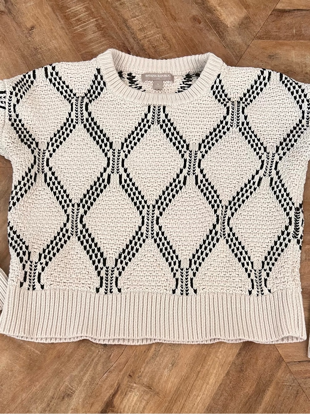 Banana Republic Cream & Black Cable Knit Crew Sweater